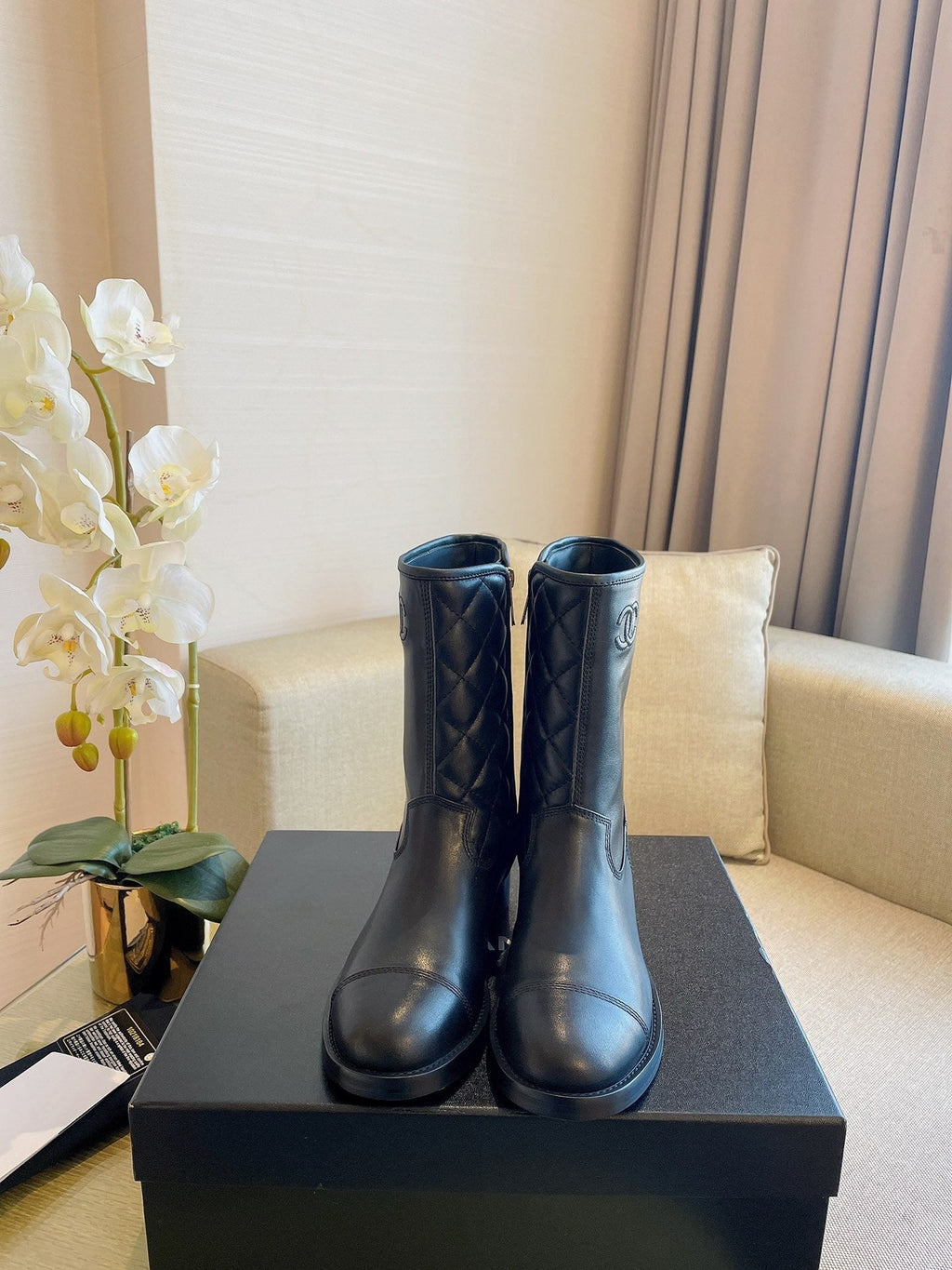SE757  Size 5-9  Material: Cowhide  Lining: Sheep skin Sole: Italian leather