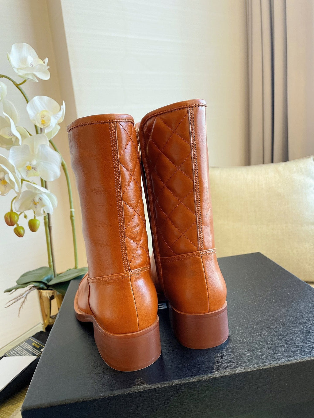 SE758  Size 5-9   Material: Cowhide  Lining: Sheep skin Sole: Italian leather