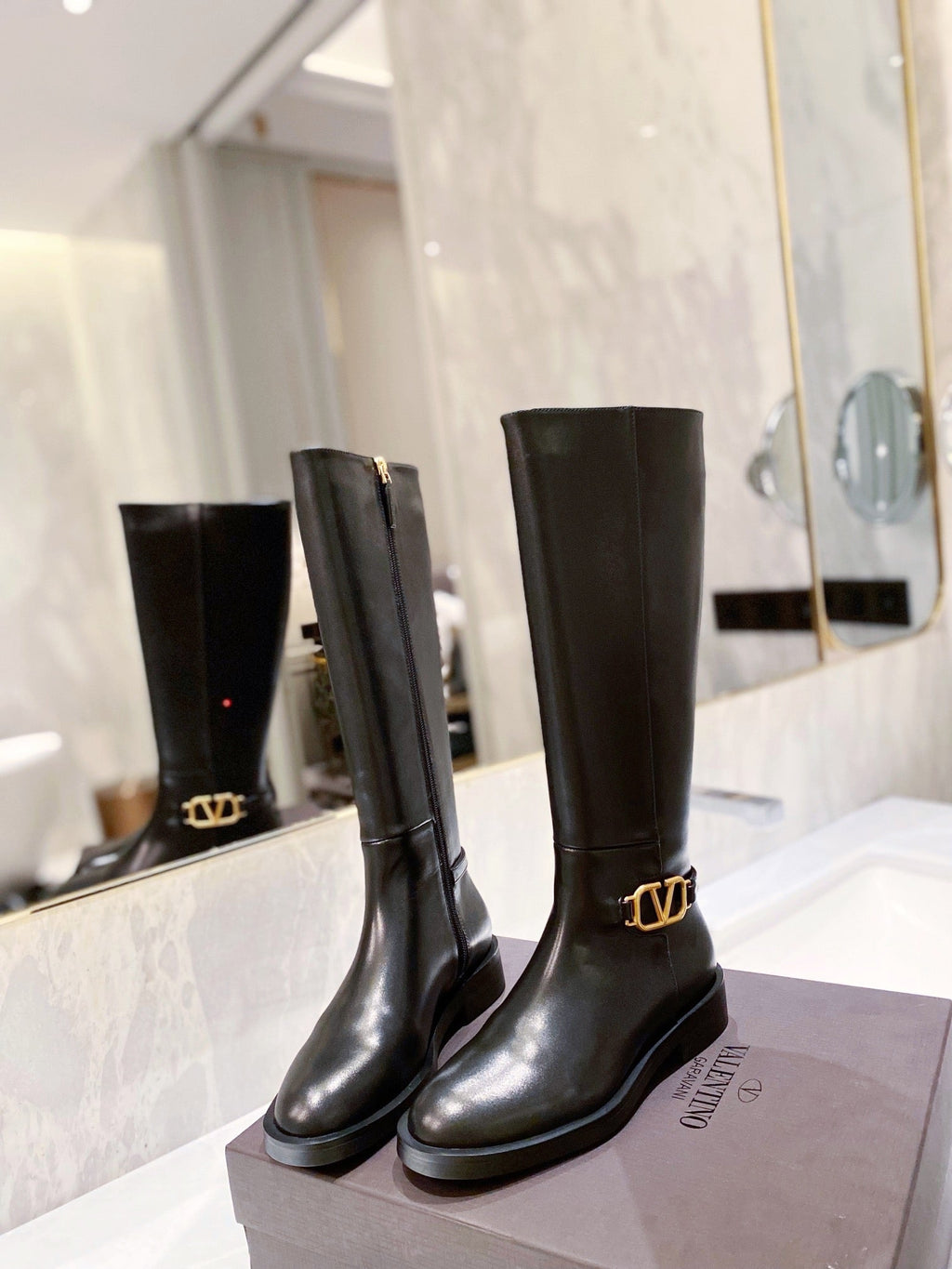 SE774  Size4-11   Material: Cowhide  Lining: Sheep skin Sole: Rubber