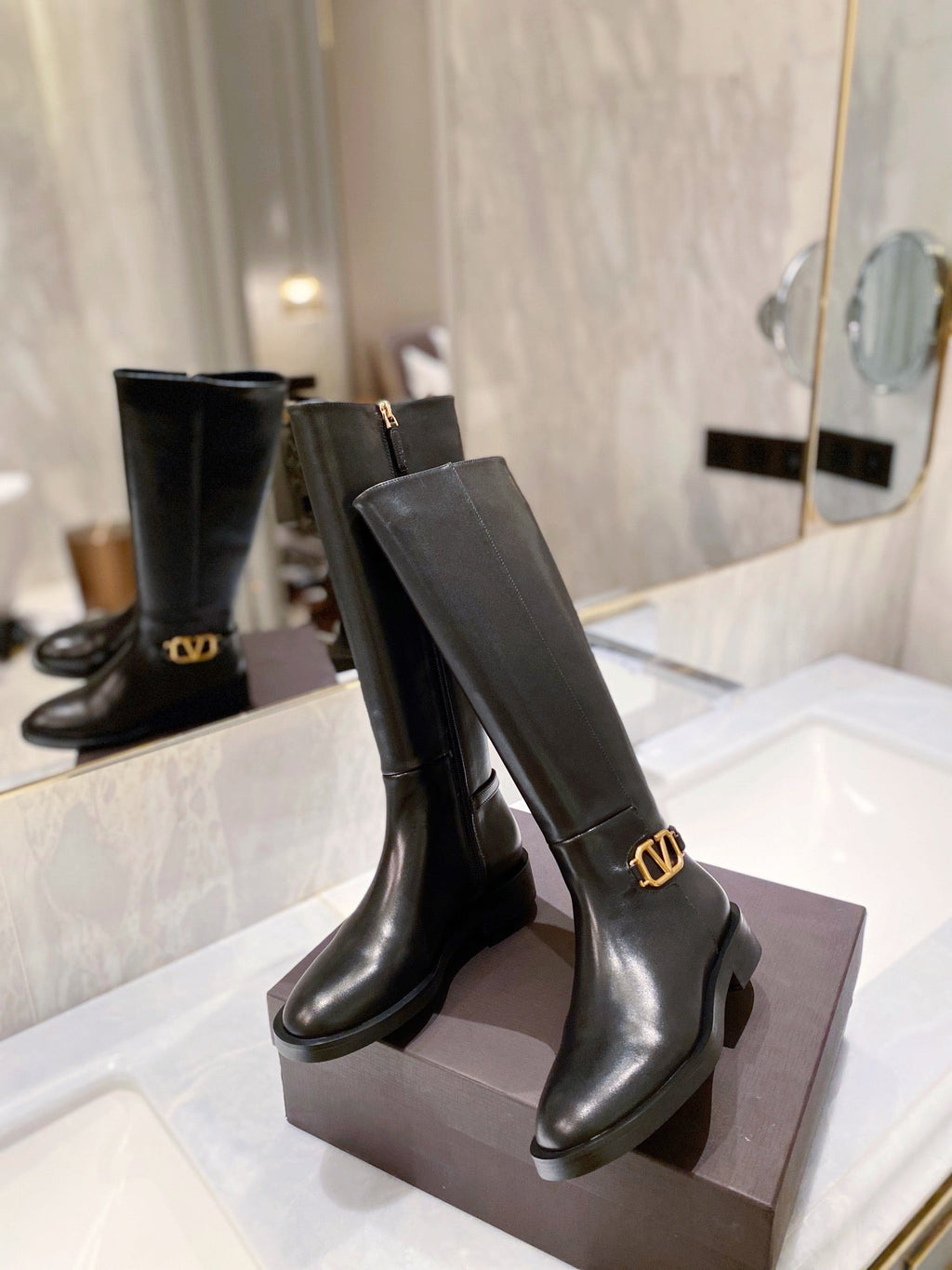 SE774  Size4-11   Material: Cowhide  Lining: Sheep skin Sole: Rubber