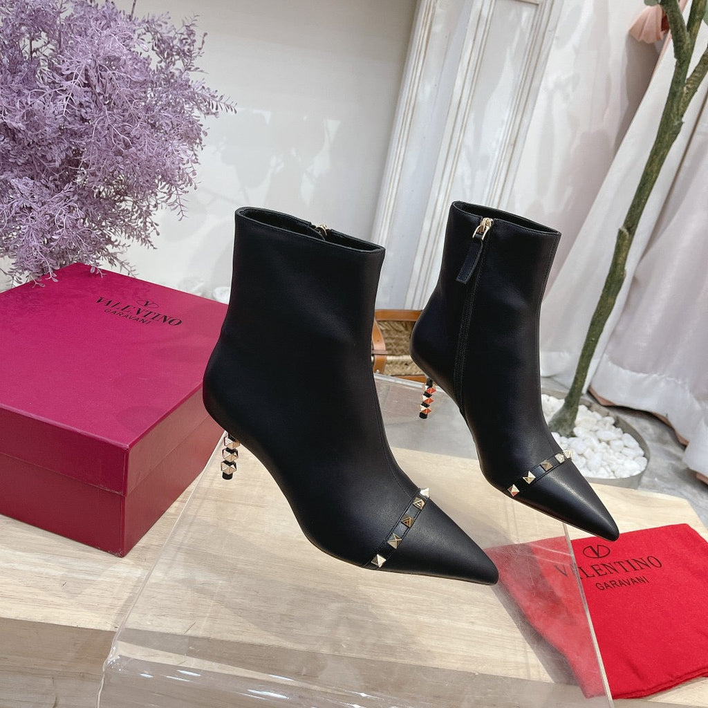 SE775  Size5-10   Material: Lamb  Lining: Lamb Sole: Italian leather