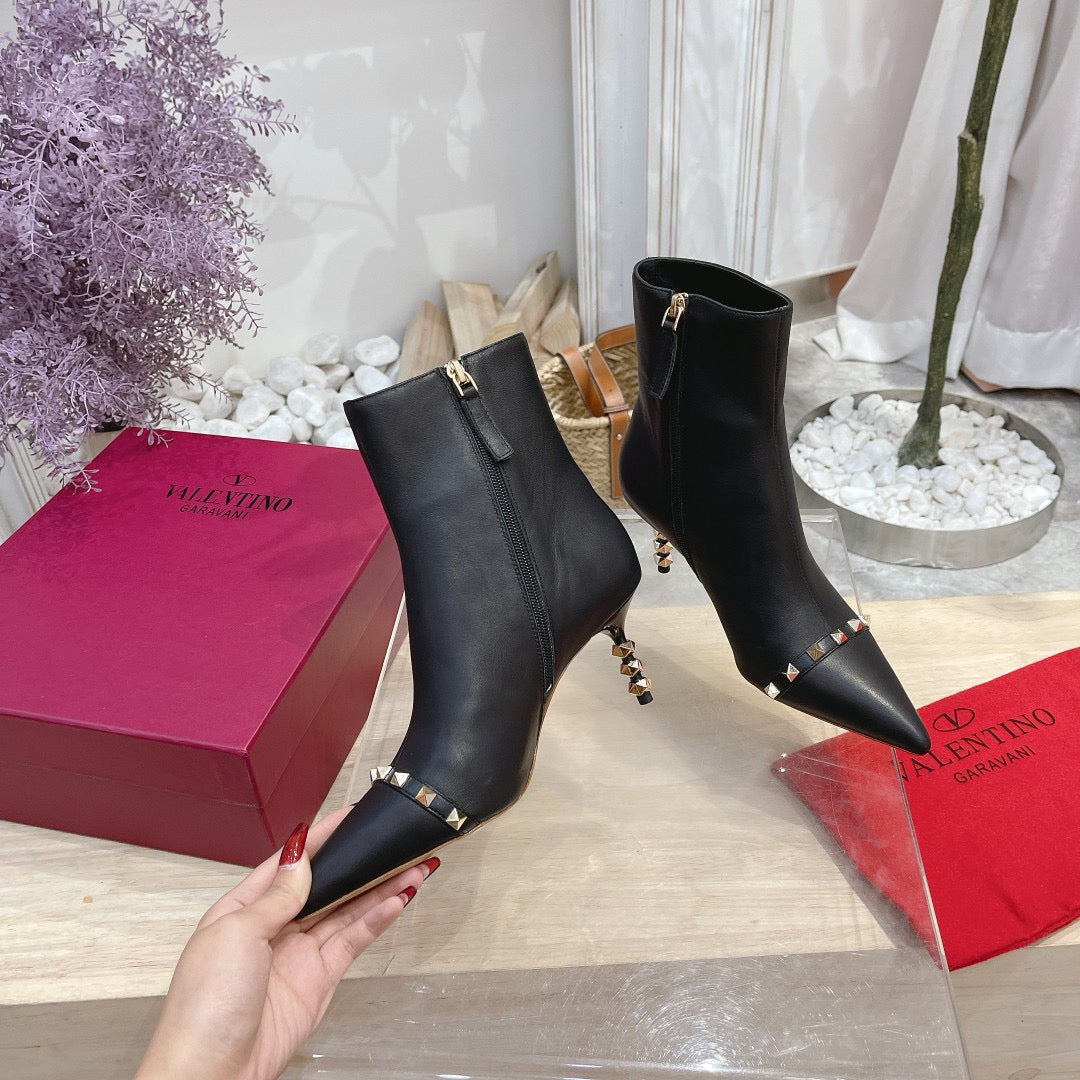 SE775  Size5-10   Material: Lamb  Lining: Lamb Sole: Italian leather