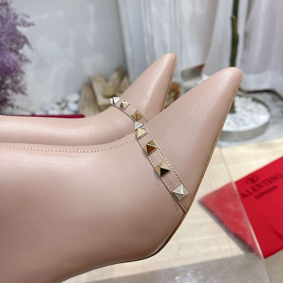 SE776  Size5-10   Material: Lamb  Lining: Lamb Sole: Italian leather