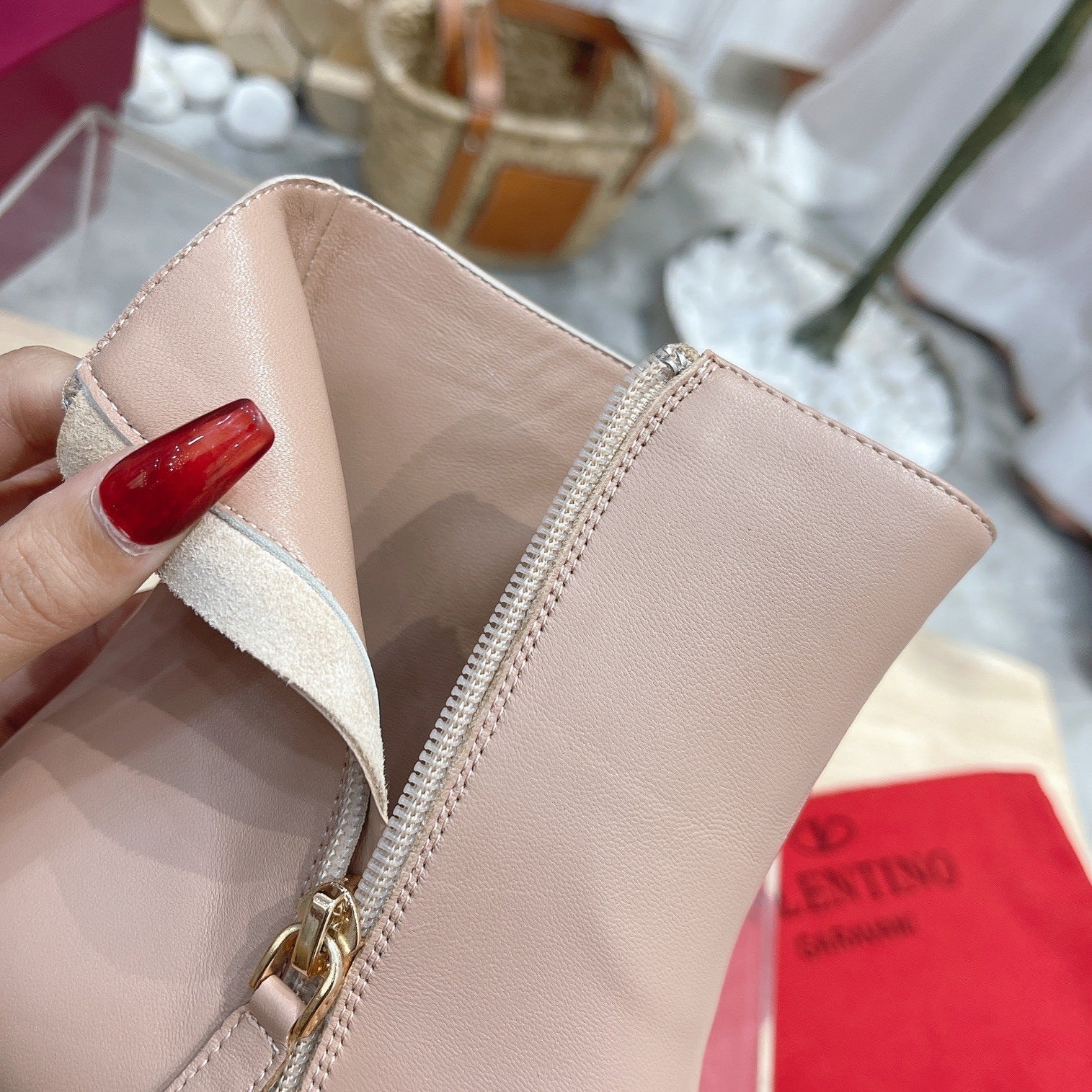 SE776  Size5-10   Material: Lamb  Lining: Lamb Sole: Italian leather