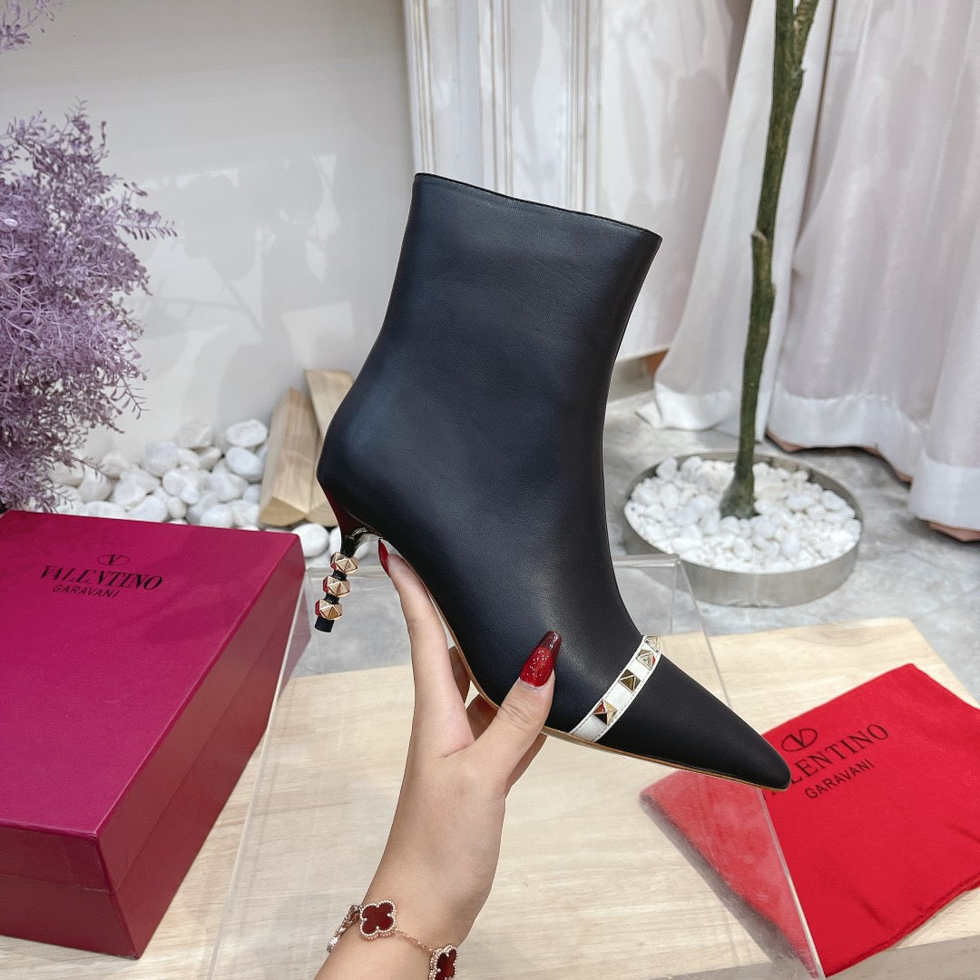 SE778  Size5-10   Material: Lamb  Lining: Lamb Sole: Italian leather