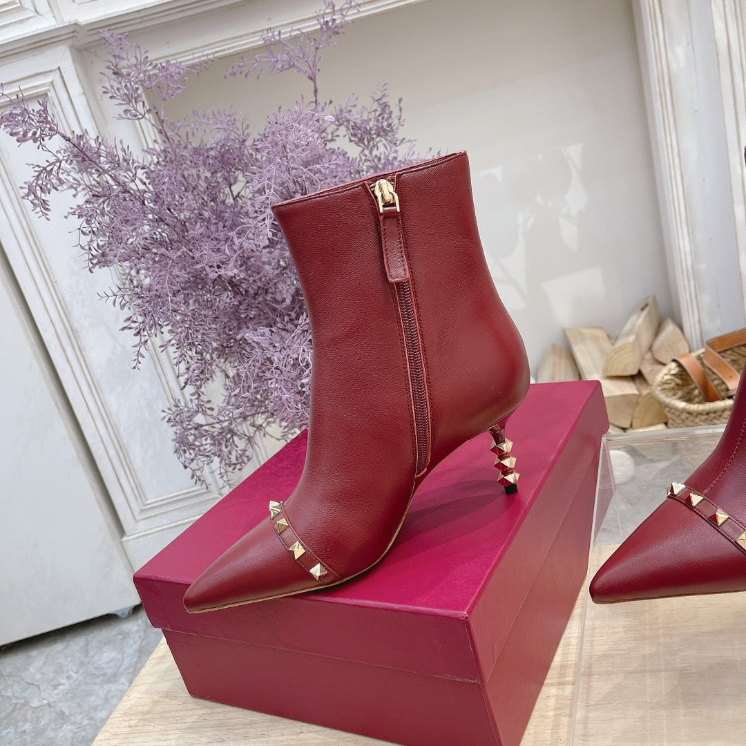SE779  Size5-10   Material: Lamb  Lining: Lamb Sole: Italian leather
