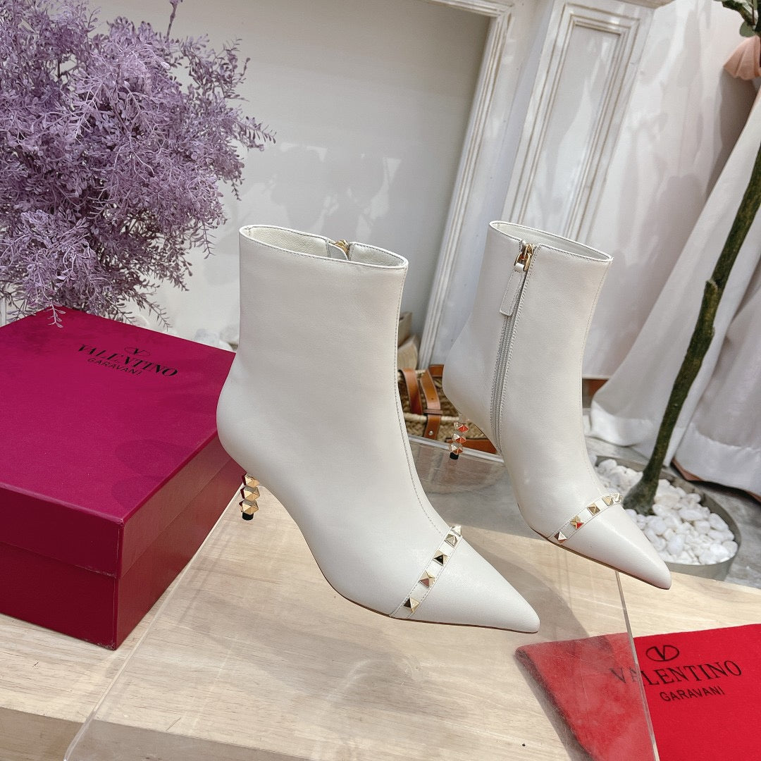 SE780   Size5-10   Material: Lamb  Lining: Lamb Sole: Italian leather