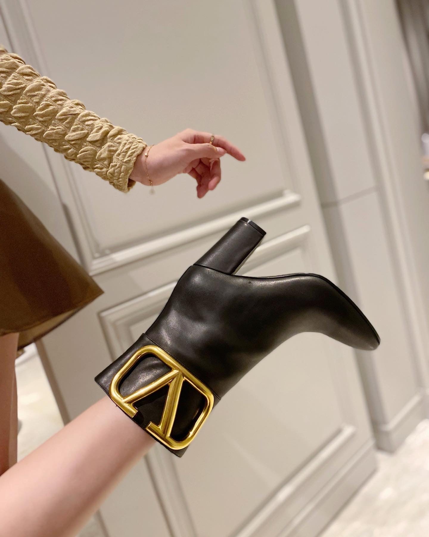 SE794  Size5-11   Heels:8cm Material: Cowhide  Lining: Sheep skin Sole: Italian leather
