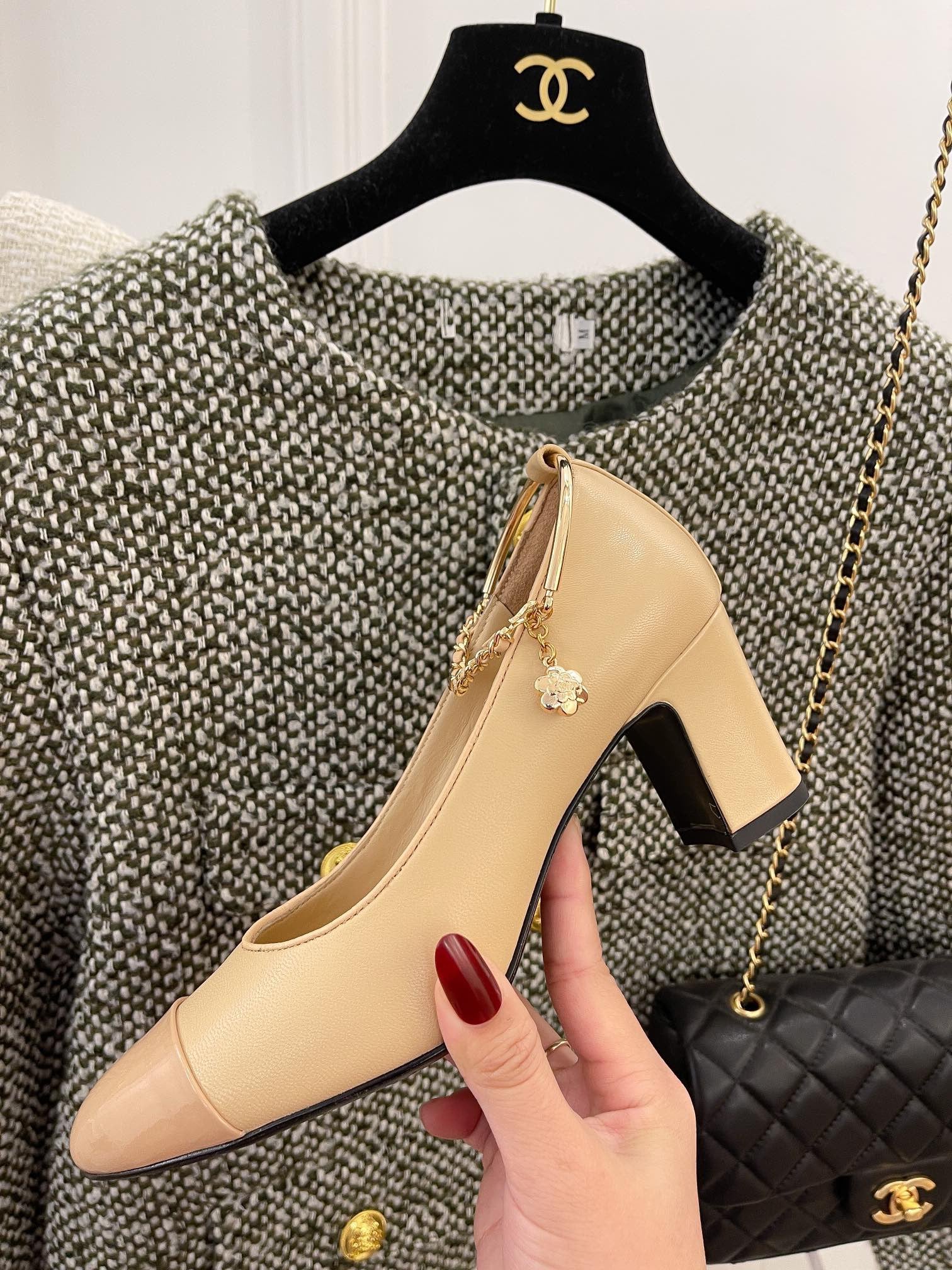 SE802  Size5-9   Heels:2cm/4.5cm/6.5cm Material: Lamb leather  Lining: Lamb leather Sole: Italian leather