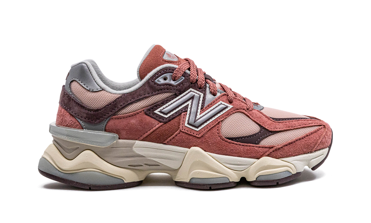 9060 "Mineral Red/Truffle" U9060TRU