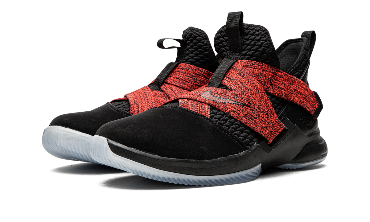 Lebron Soldier 12 GS "Bred" AA1352 003