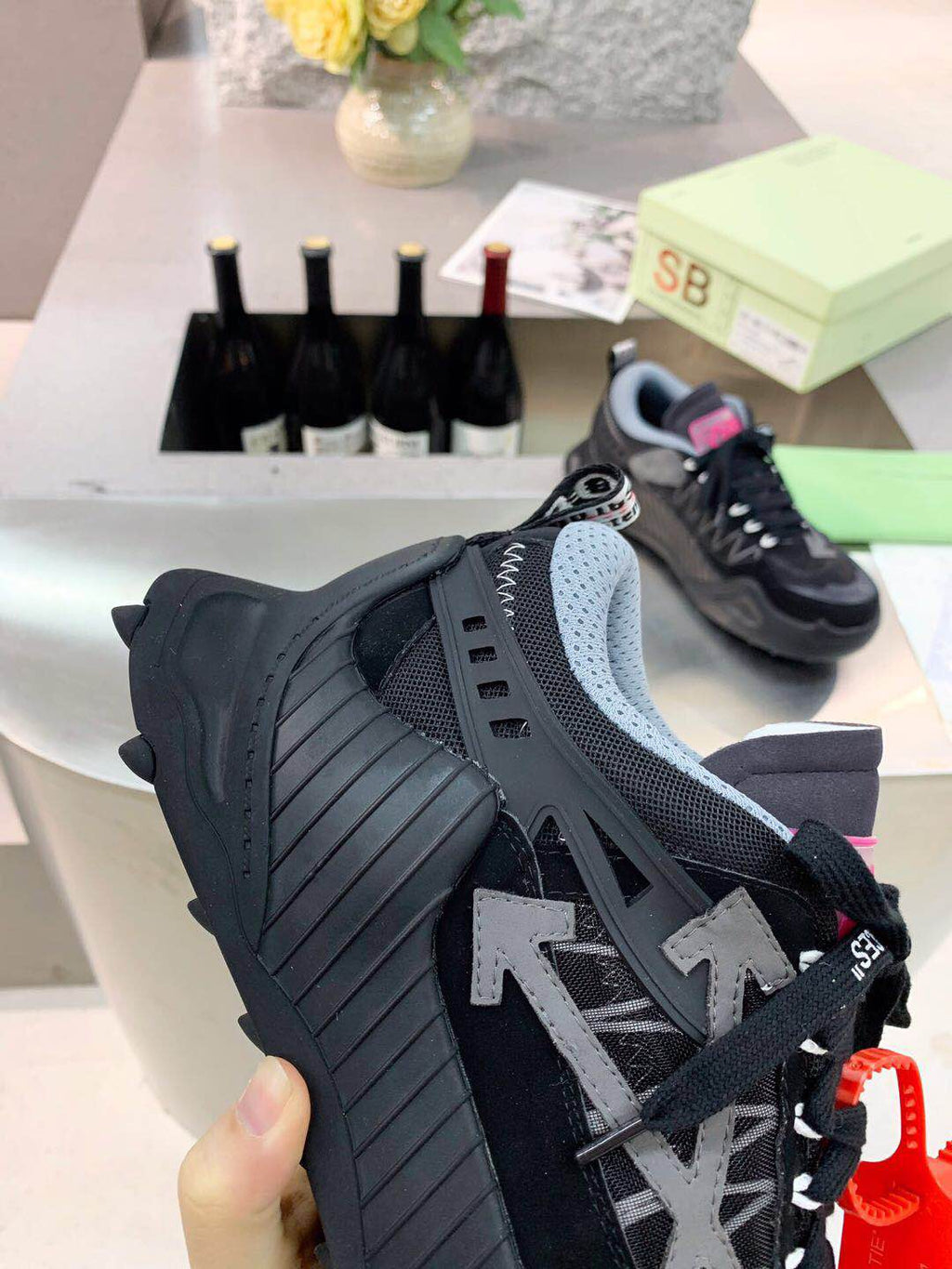 SE028  Women size 4-10   Men size7-12