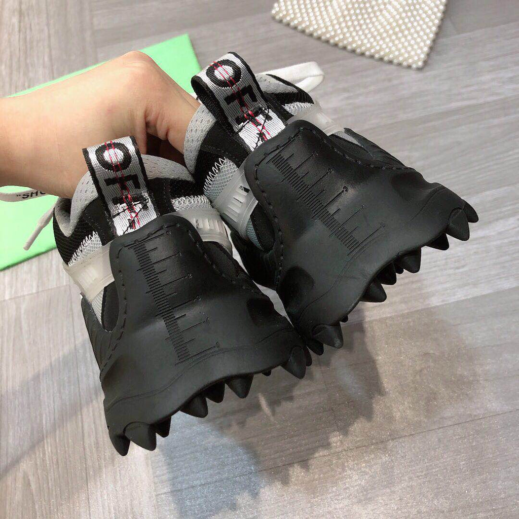 SE029  Women size 4-10   Men size7-12