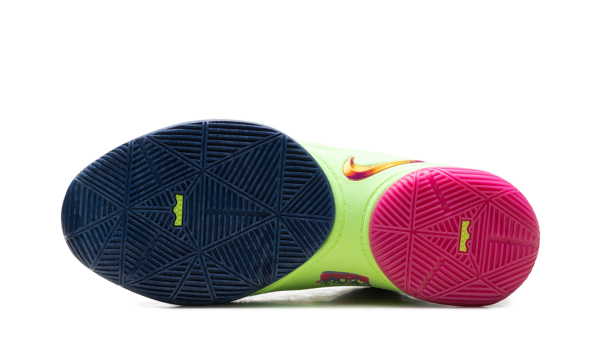 LeBron 22 "Bryce's World" HV8451 400