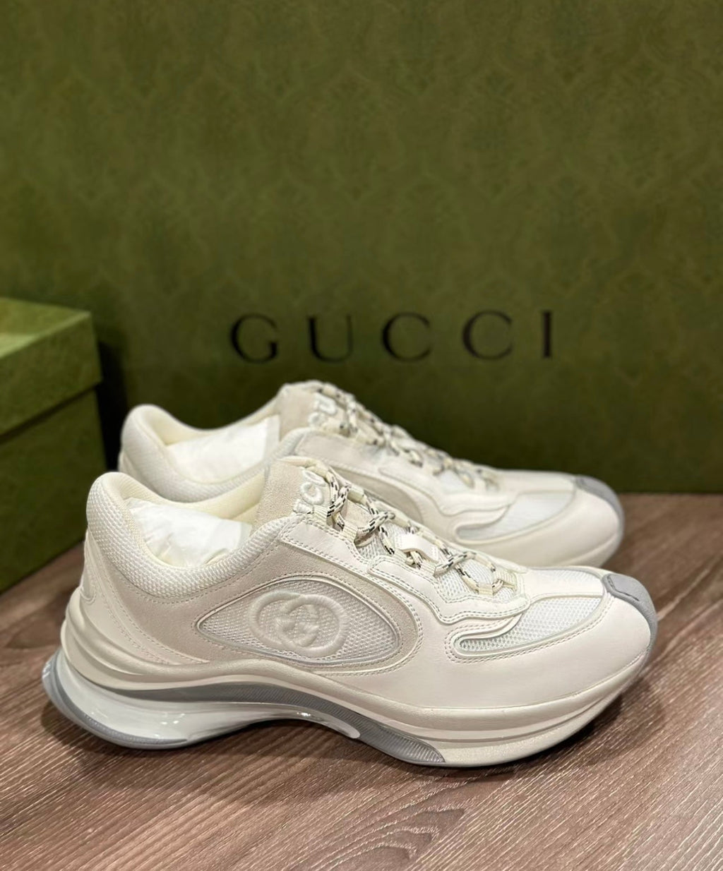 SE1199 Women's Gucci Run Sneaker / Size4-11