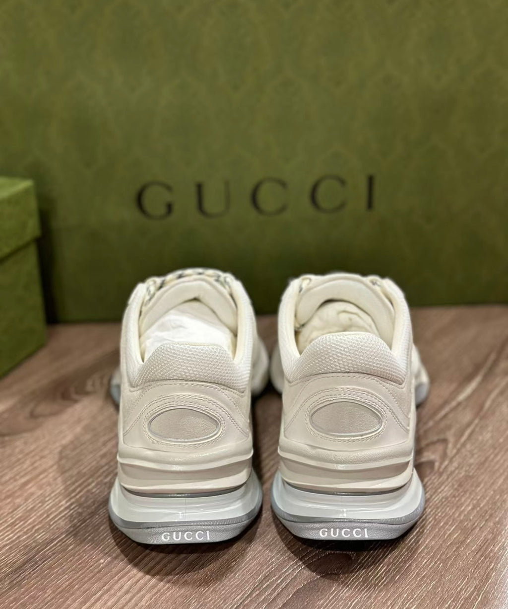 SE1199 Women's Gucci Run Sneaker / Size4-11