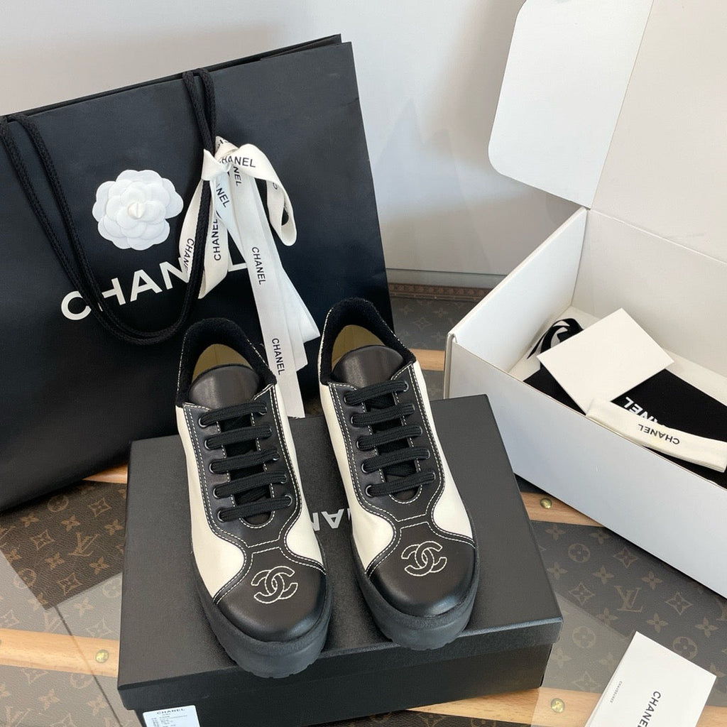 SE1517 CC Sneakers / Size9-10
