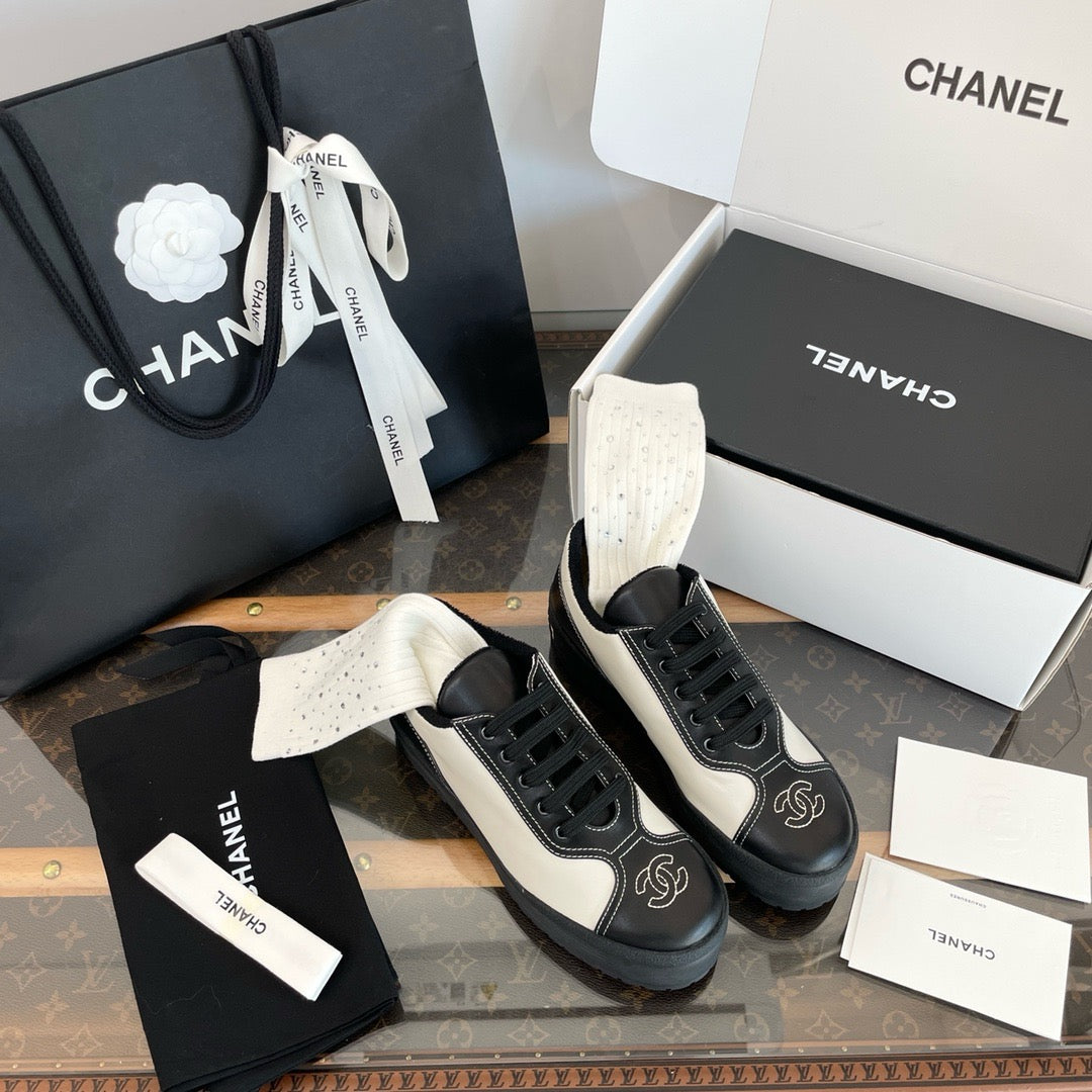SE1517 CC Sneakers / Size9-10