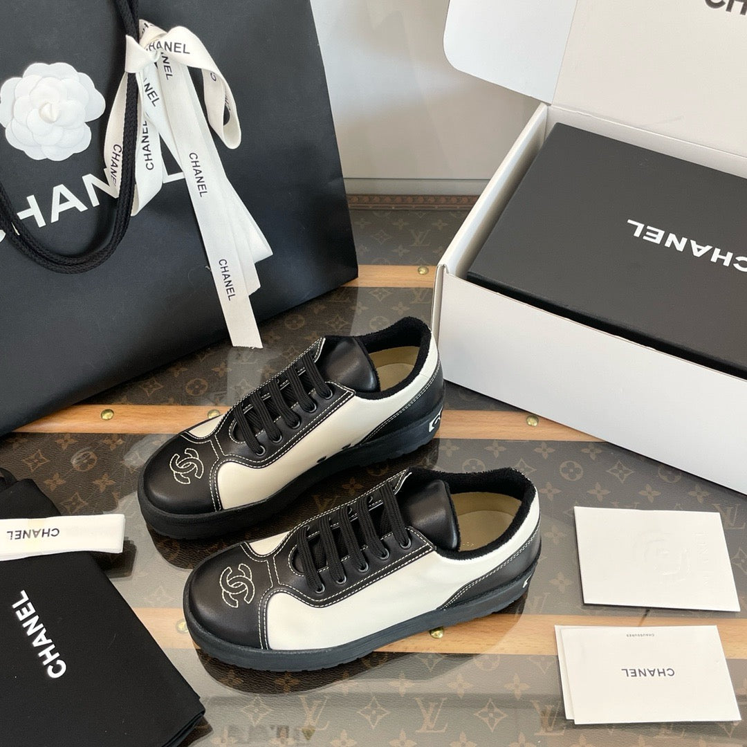 SE1517 CC Sneakers / Size9-10