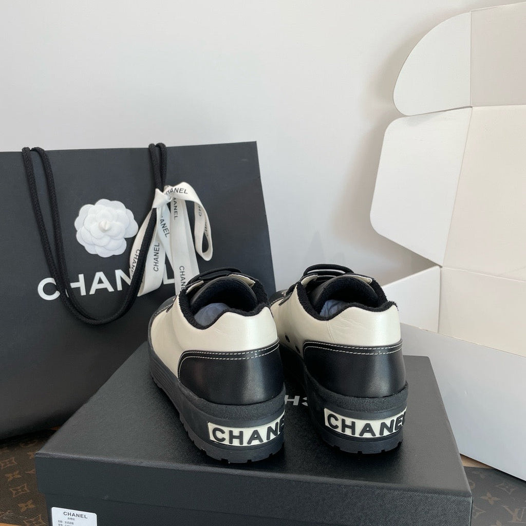 SE1517 CC Sneakers / Size9-10
