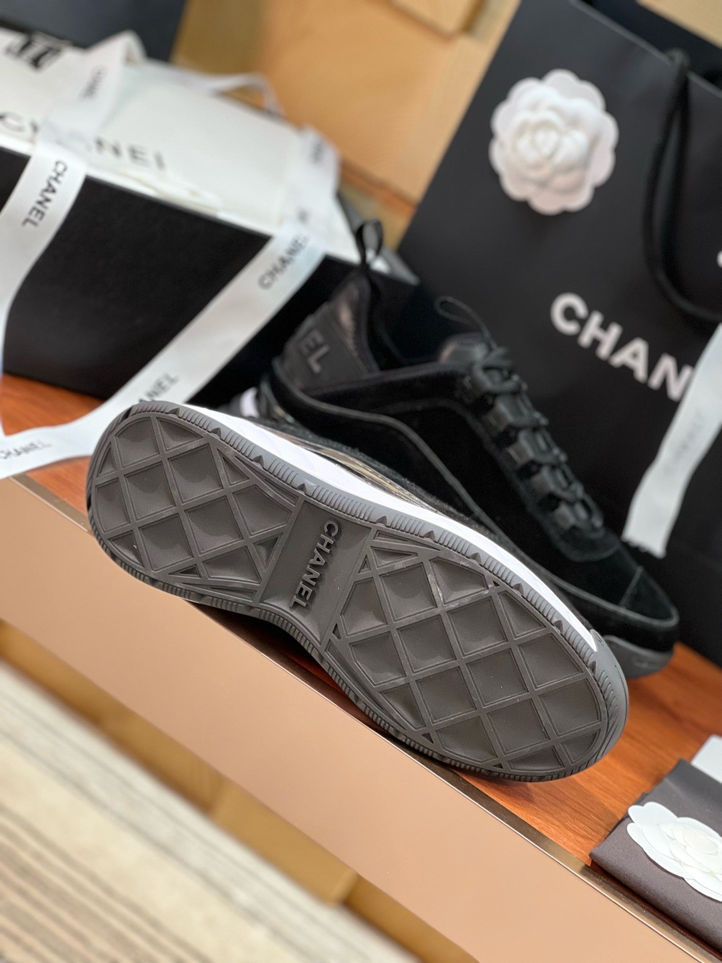 SE1712 Chanel Sneakers / Size5-12