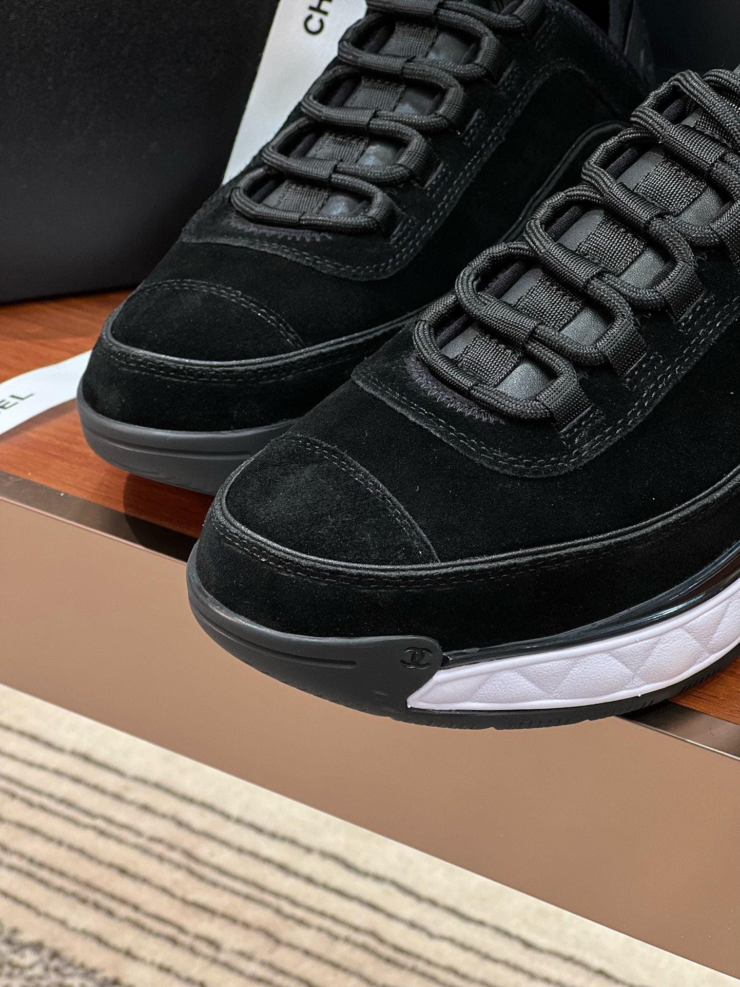 SE1712 Chanel Sneakers / Size5-12
