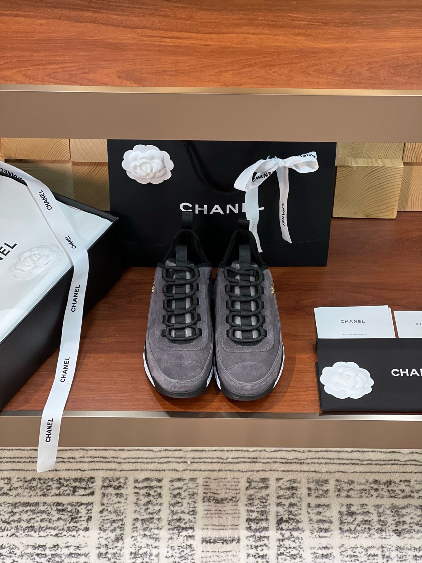 SE1714 Chanel Sneakers / Size5-12