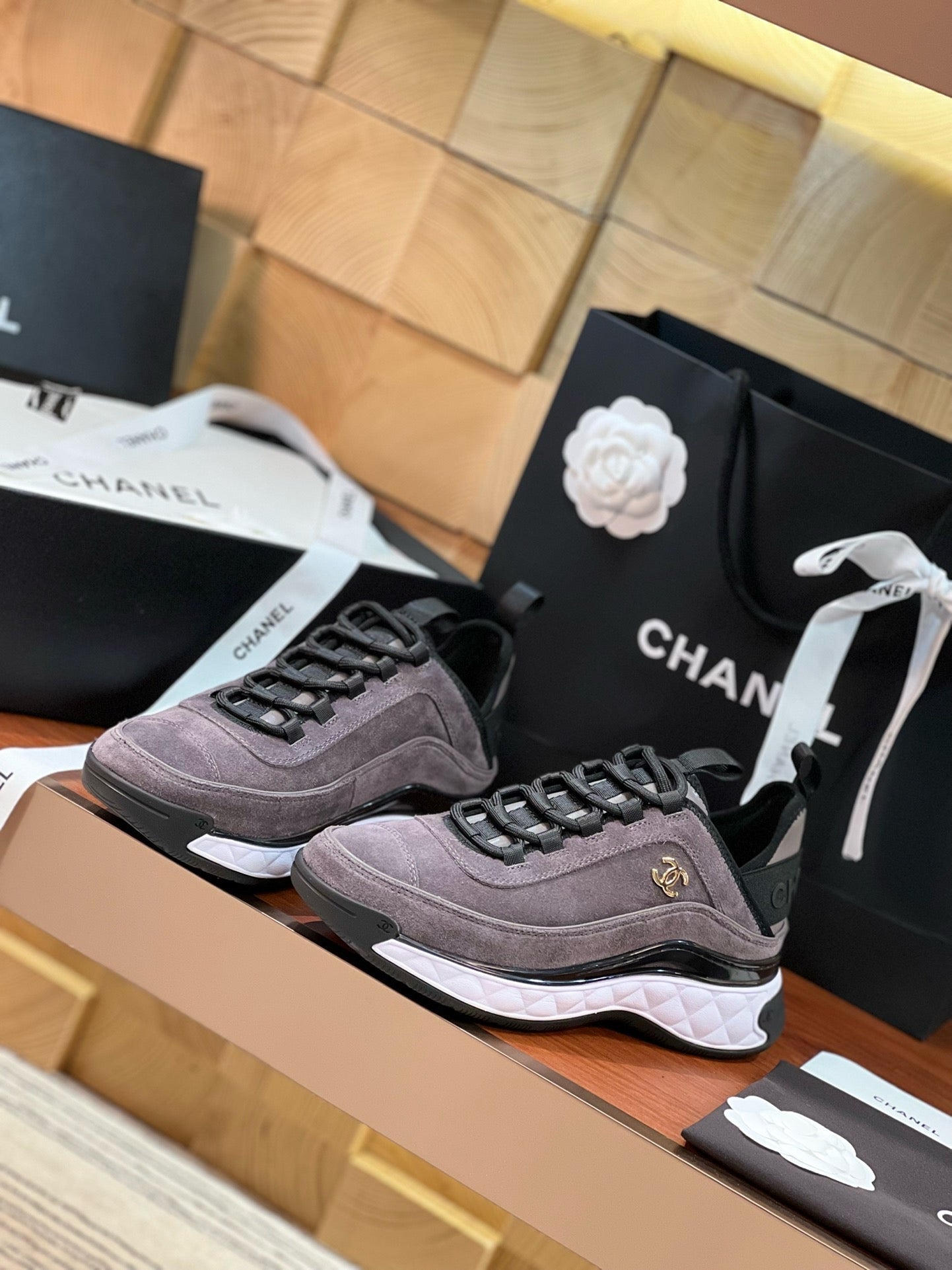 SE1714 Chanel Sneakers / Size5-12