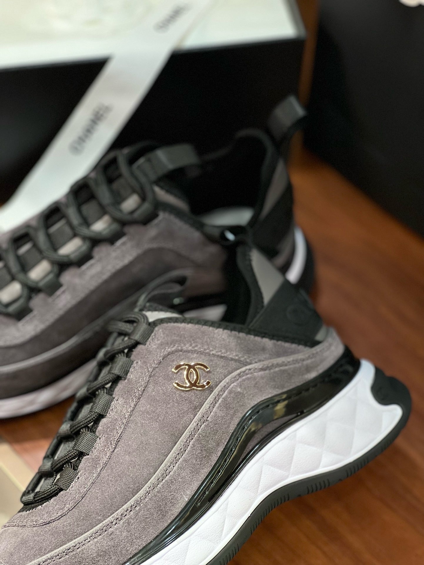 SE1714 Chanel Sneakers / Size5-12