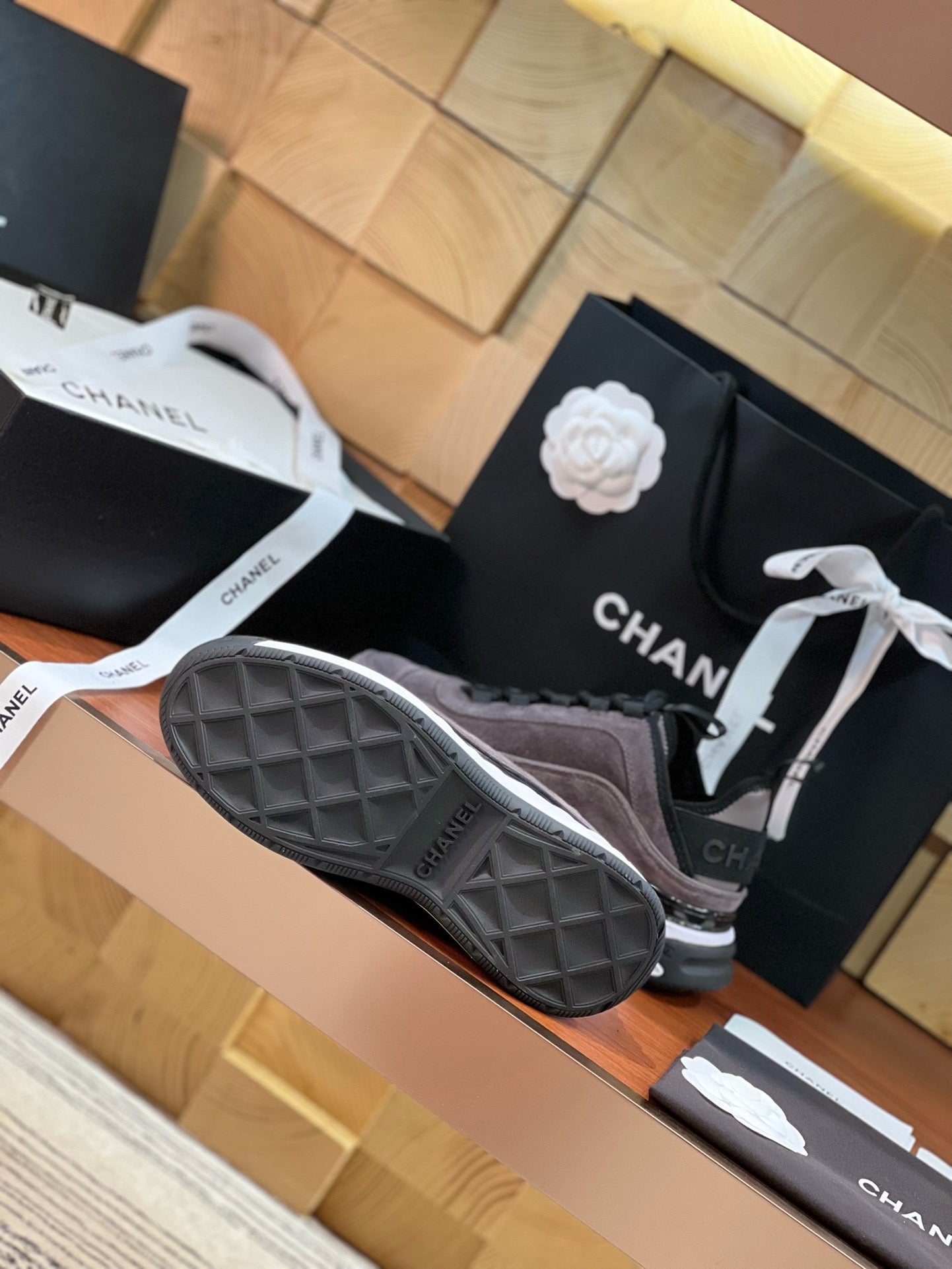 SE1714 Chanel Sneakers / Size5-12