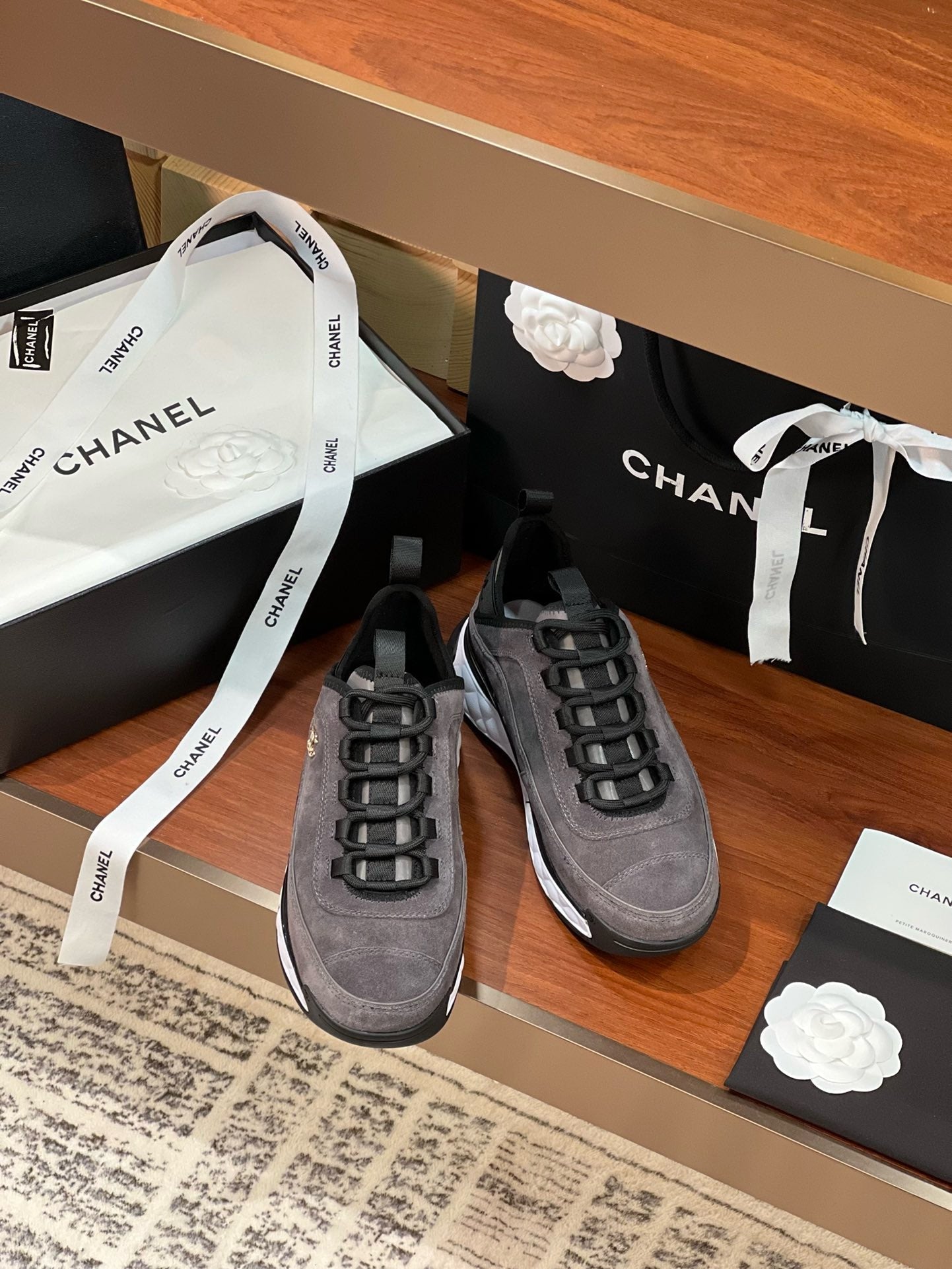 SE1714 Chanel Sneakers / Size5-12