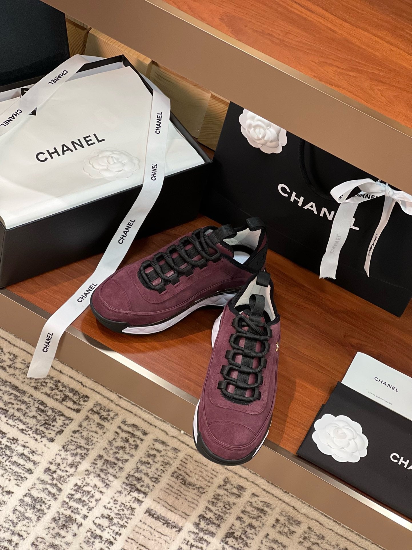 SE1715 Chanel Sneakers / Size5-12
