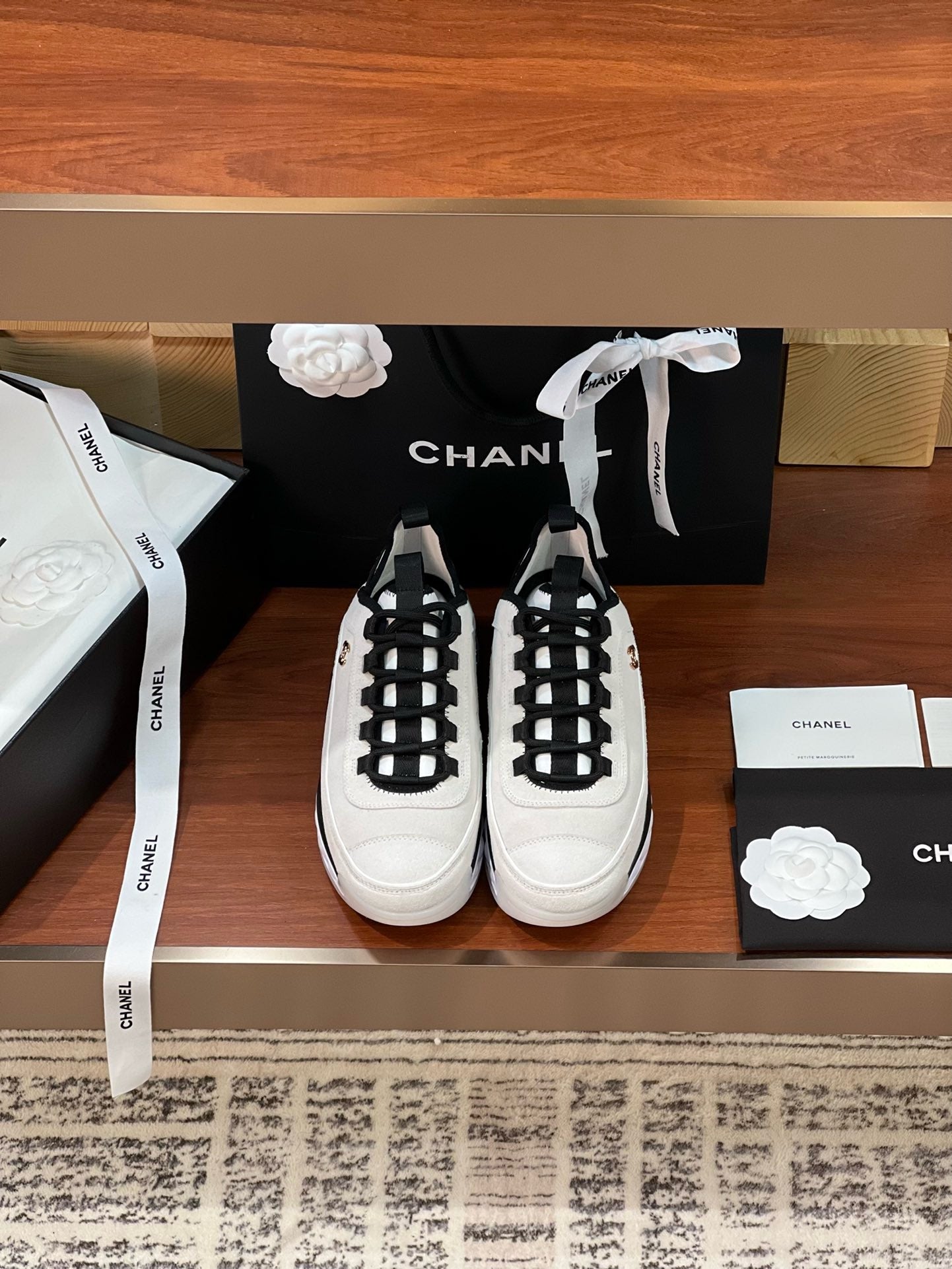 SE1716 Chanel Sneakers / Size5-12