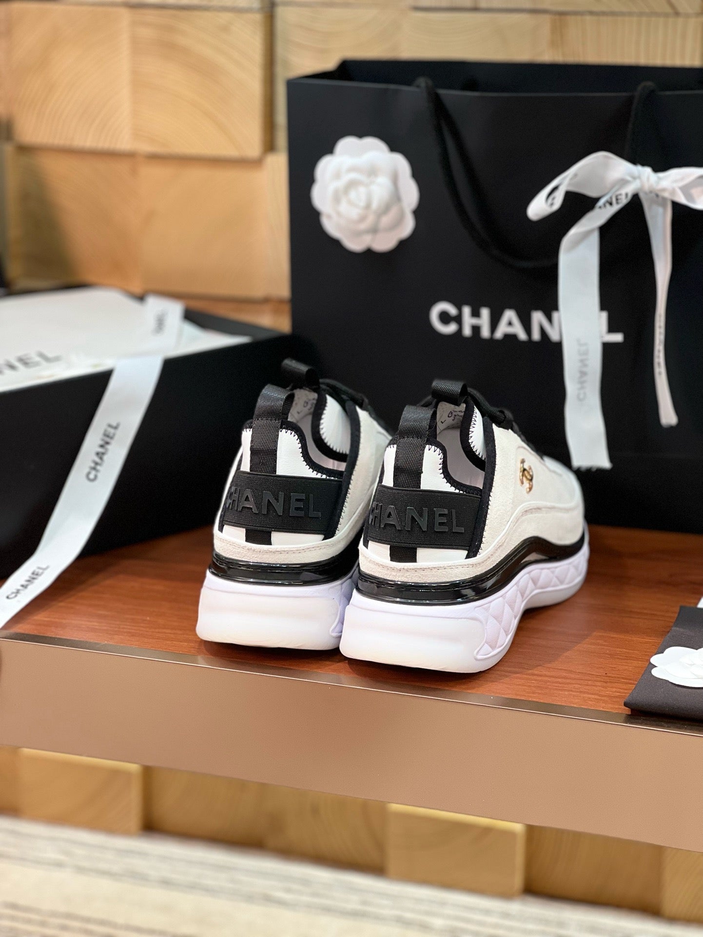 SE1716 Chanel Sneakers / Size5-12