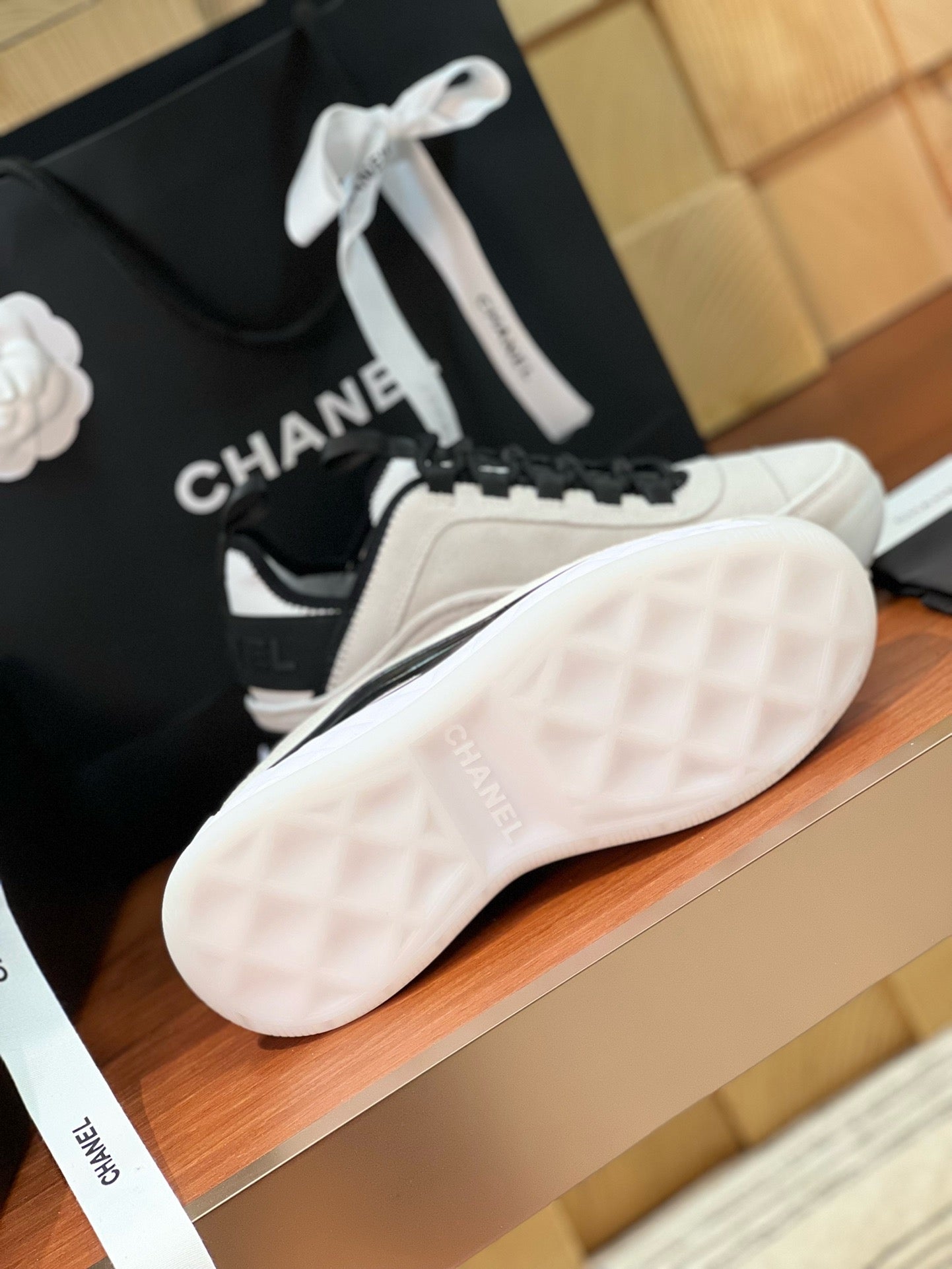 SE1716 Chanel Sneakers / Size5-12