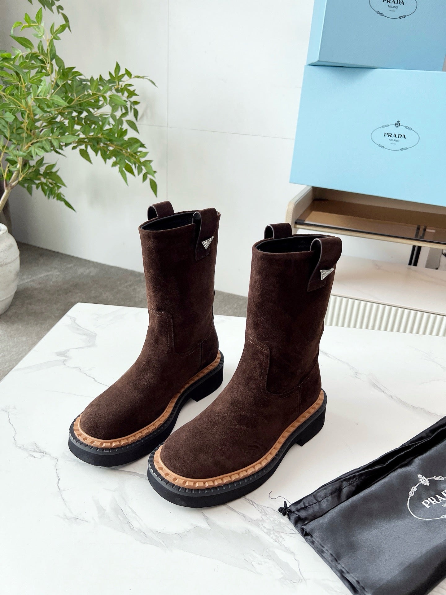 SE1724 Prada Leather Booties / Size5-11