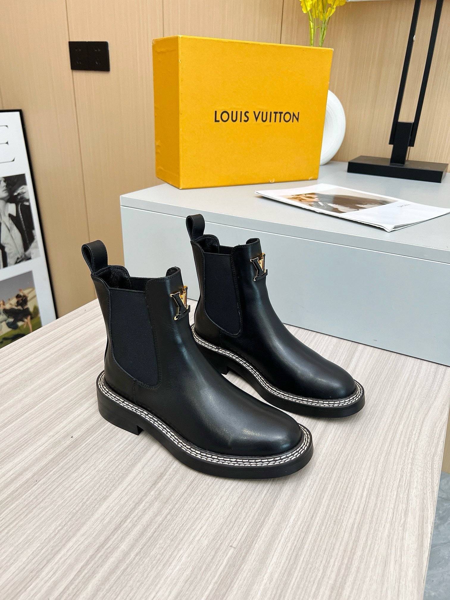 SE1721 LV Beaubourg Ankle Boot / Size5-11