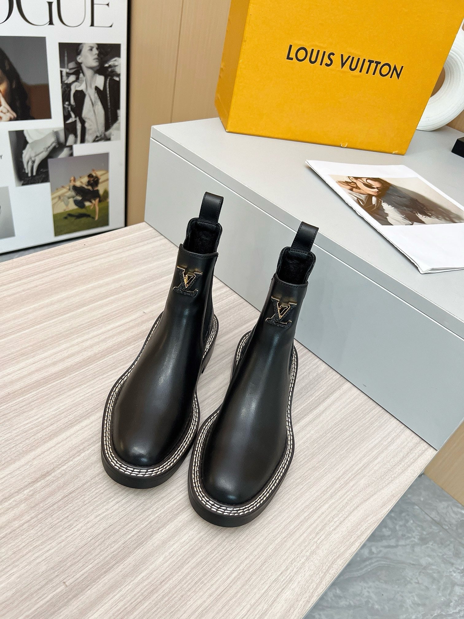 SE1721 LV Beaubourg Ankle Boot / Size5-11