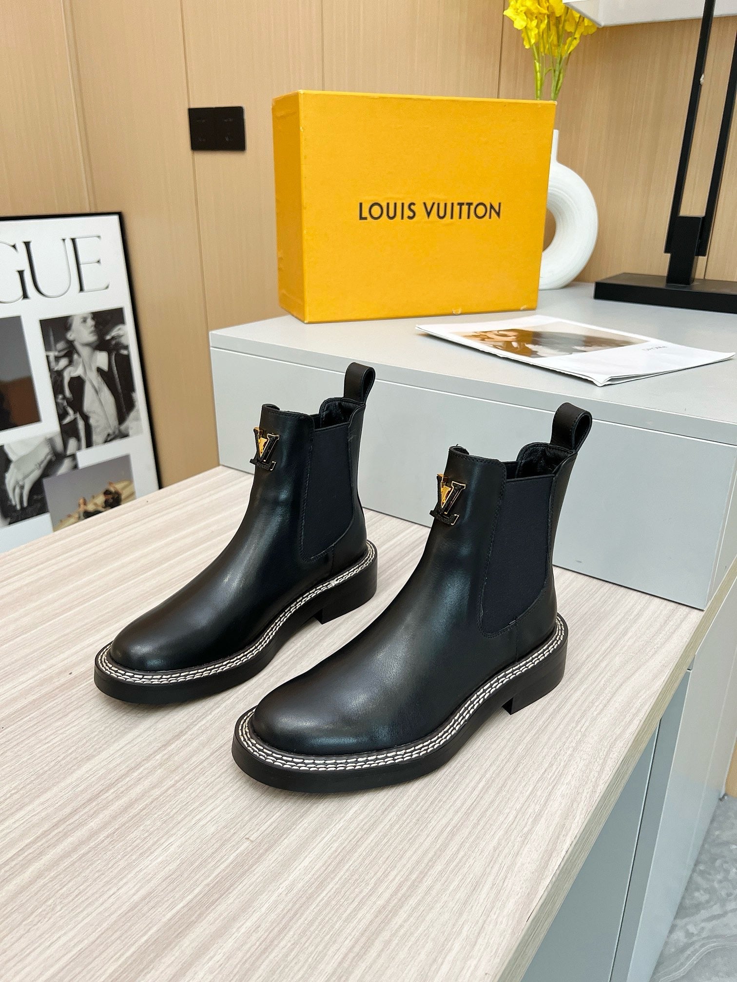 SE1721 LV Beaubourg Ankle Boot / Size5-11