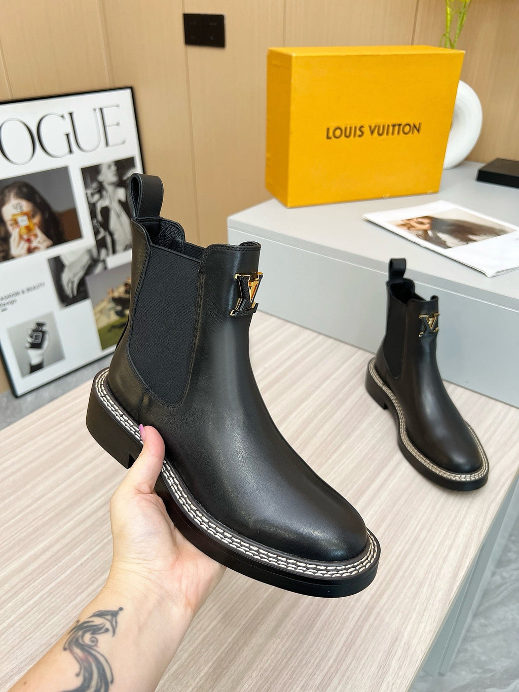 SE1721 LV Beaubourg Ankle Boot / Size5-11