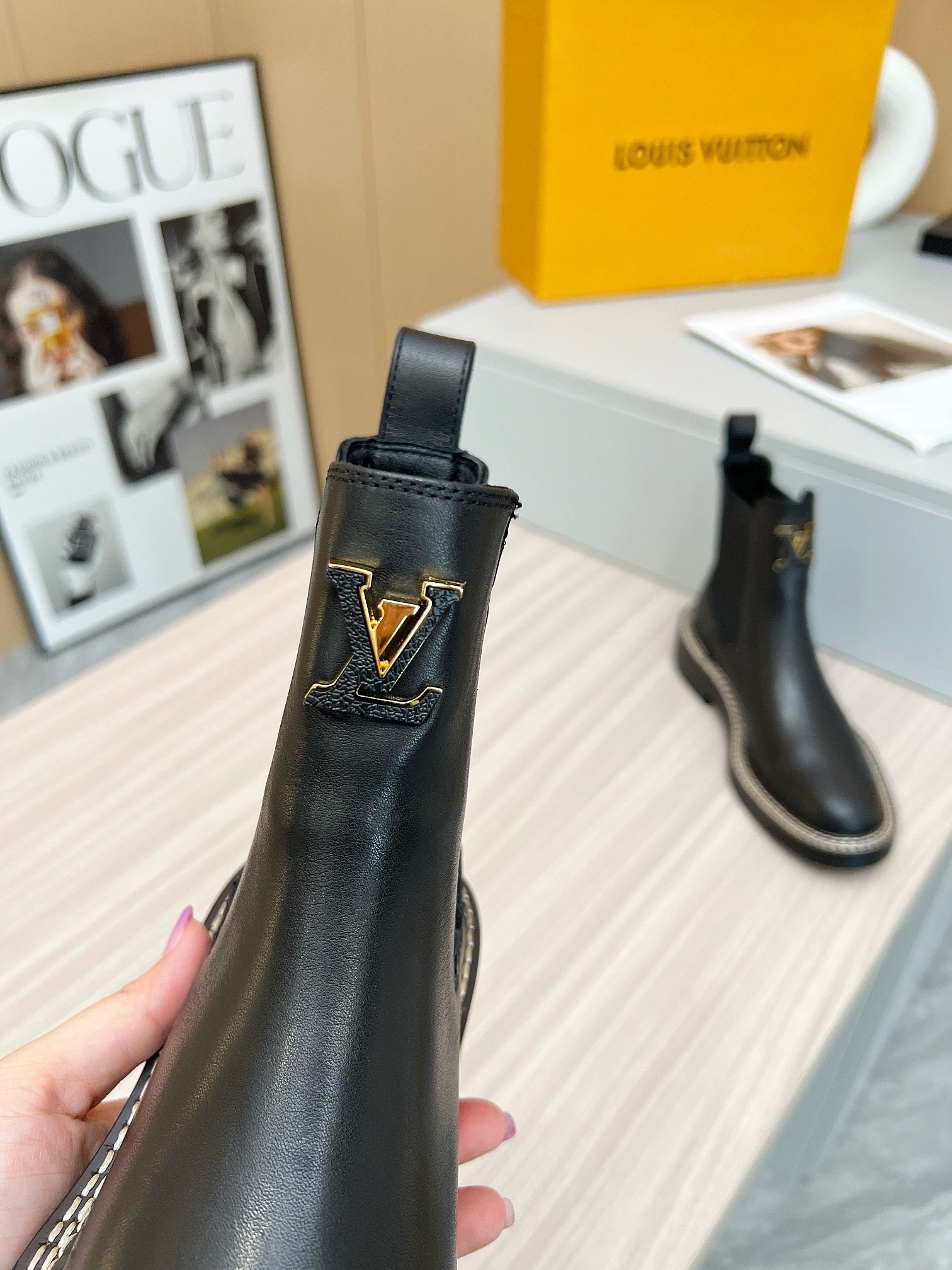 SE1721 LV Beaubourg Ankle Boot / Size5-11