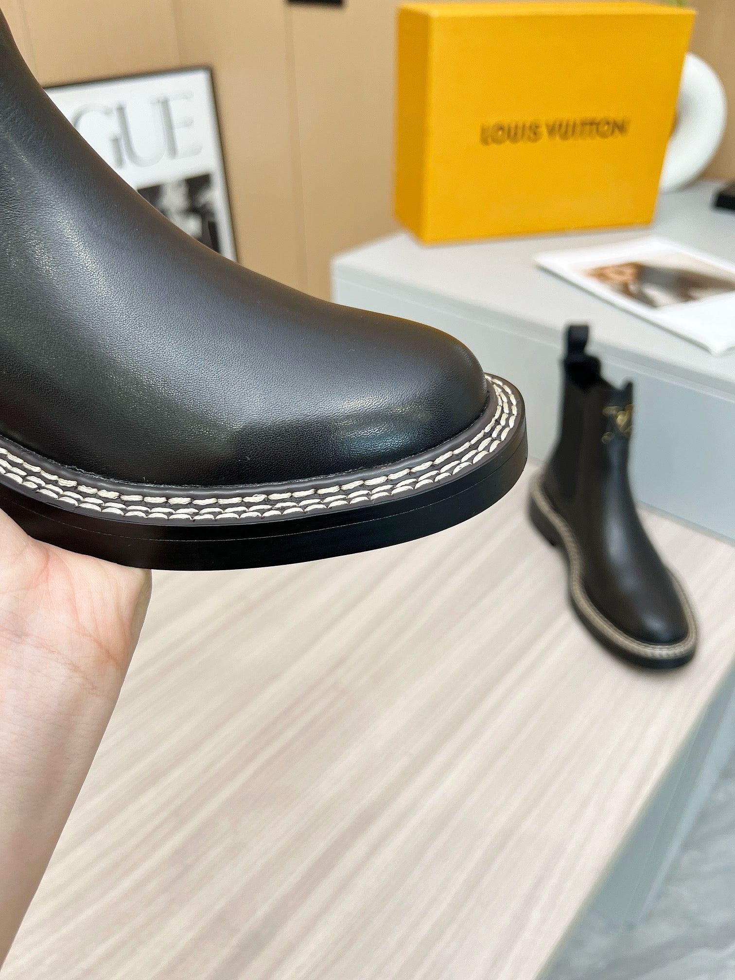 SE1721 LV Beaubourg Ankle Boot / Size5-11