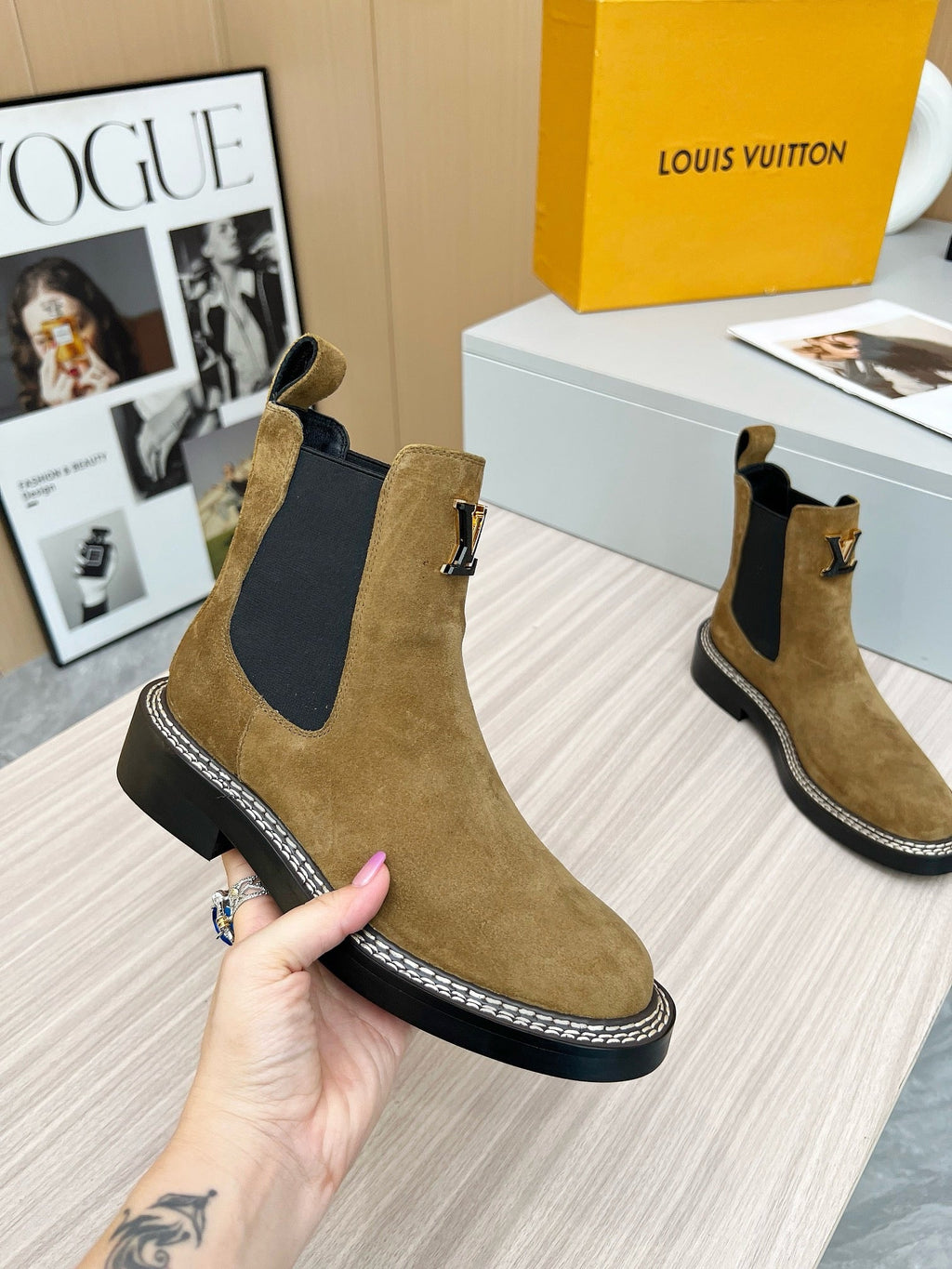 SE1722 LV Beaubourg Ankle Boot / Size5-11