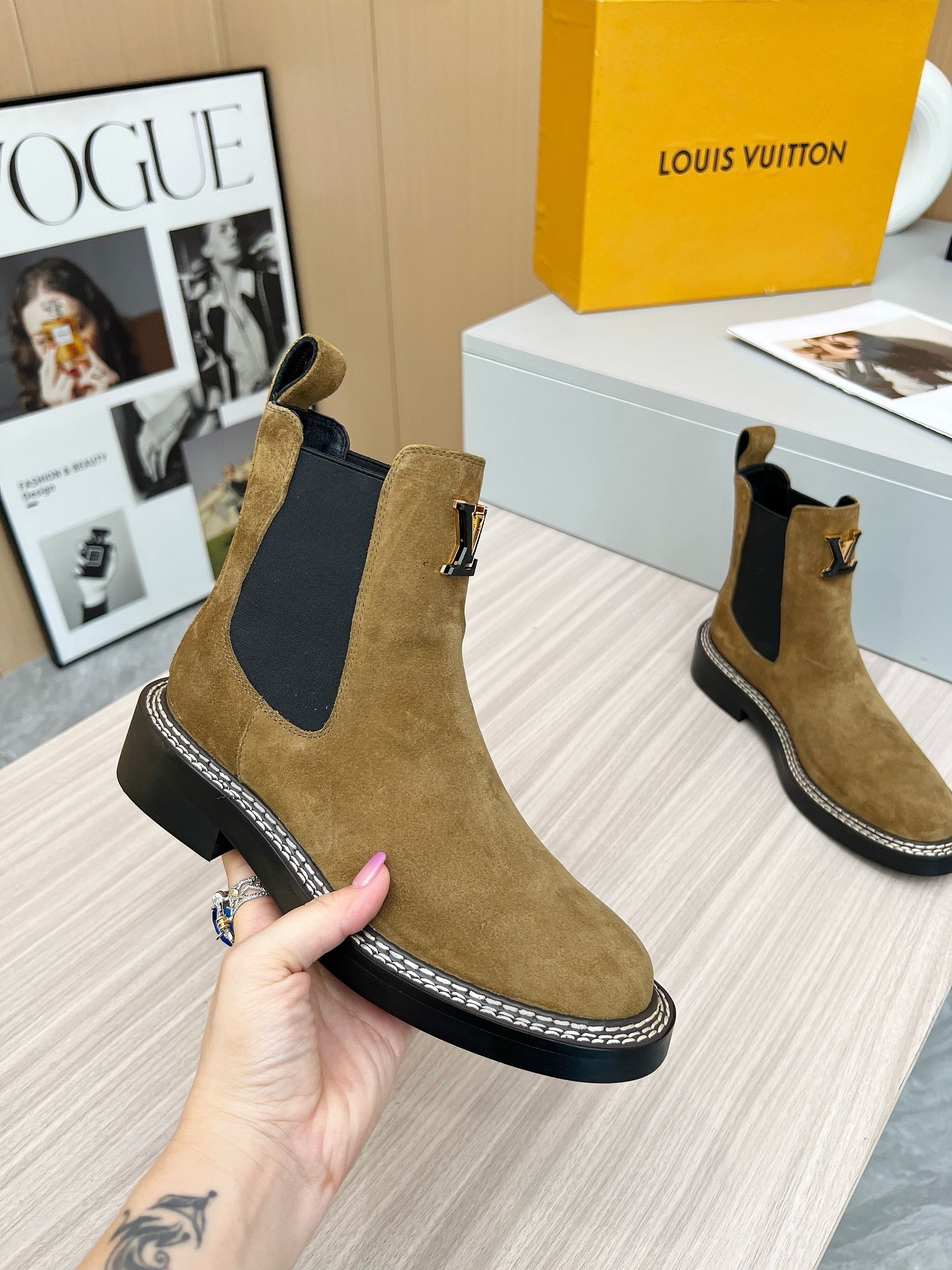 SE1723 LV Beaubourg Ankle Boot / Size5-11