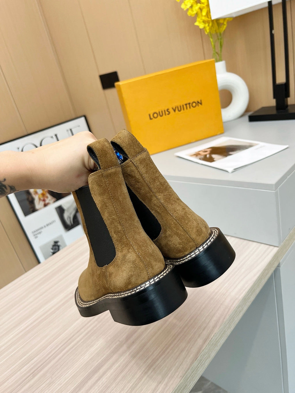 SE1722 LV Beaubourg Ankle Boot / Size5-11