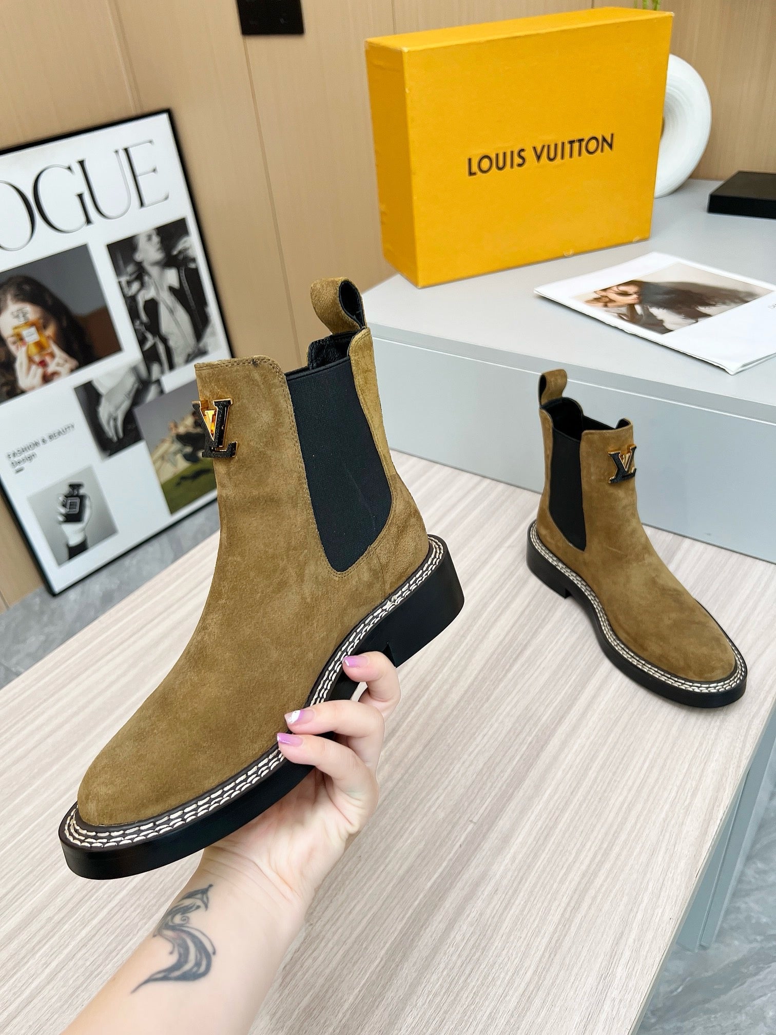 SE1722 LV Beaubourg Ankle Boot / Size5-11