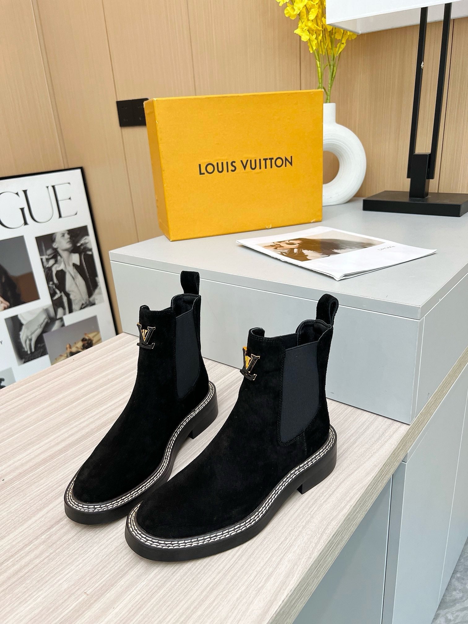SE1723 LV Beaubourg Ankle Boot / Size5-11
