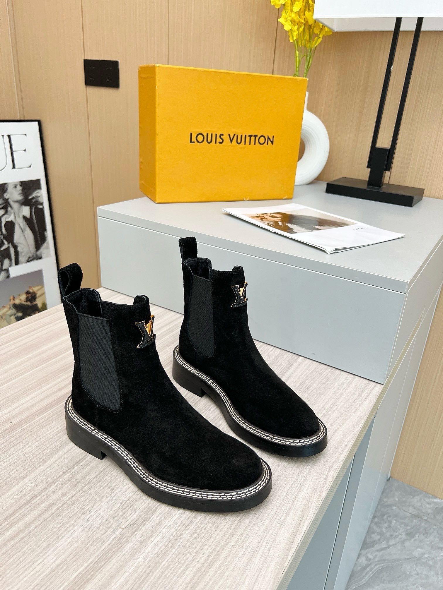 SE1723 LV Beaubourg Ankle Boot / Size5-11