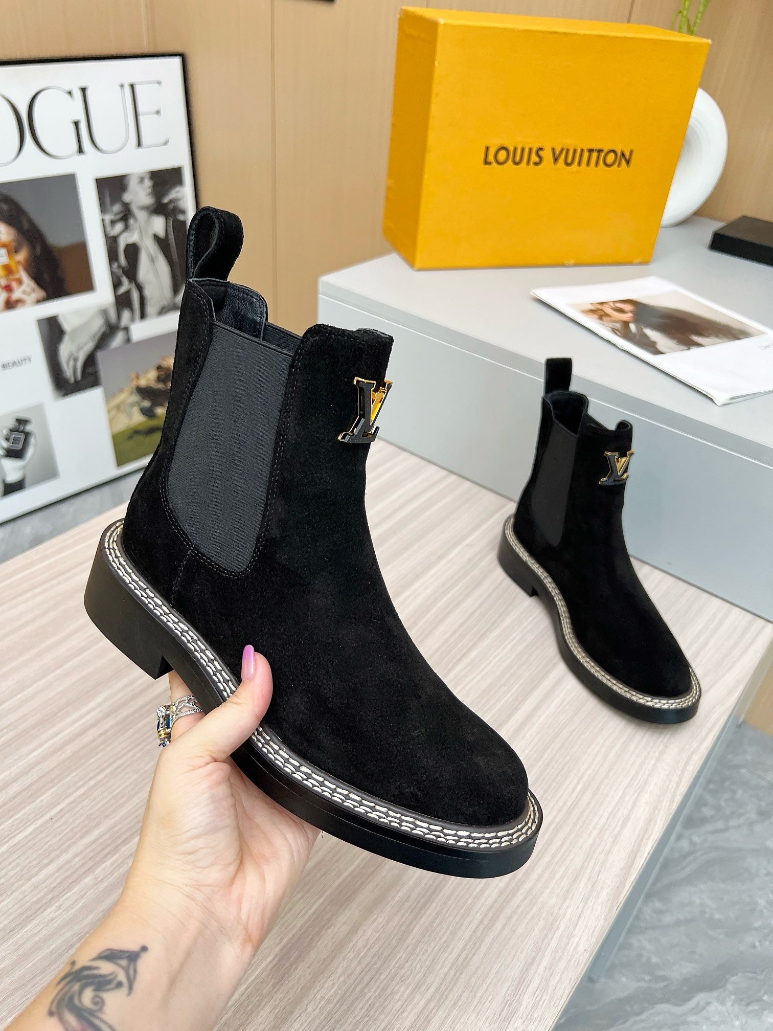 SE1721 LV Beaubourg Ankle Boot / Size5-11