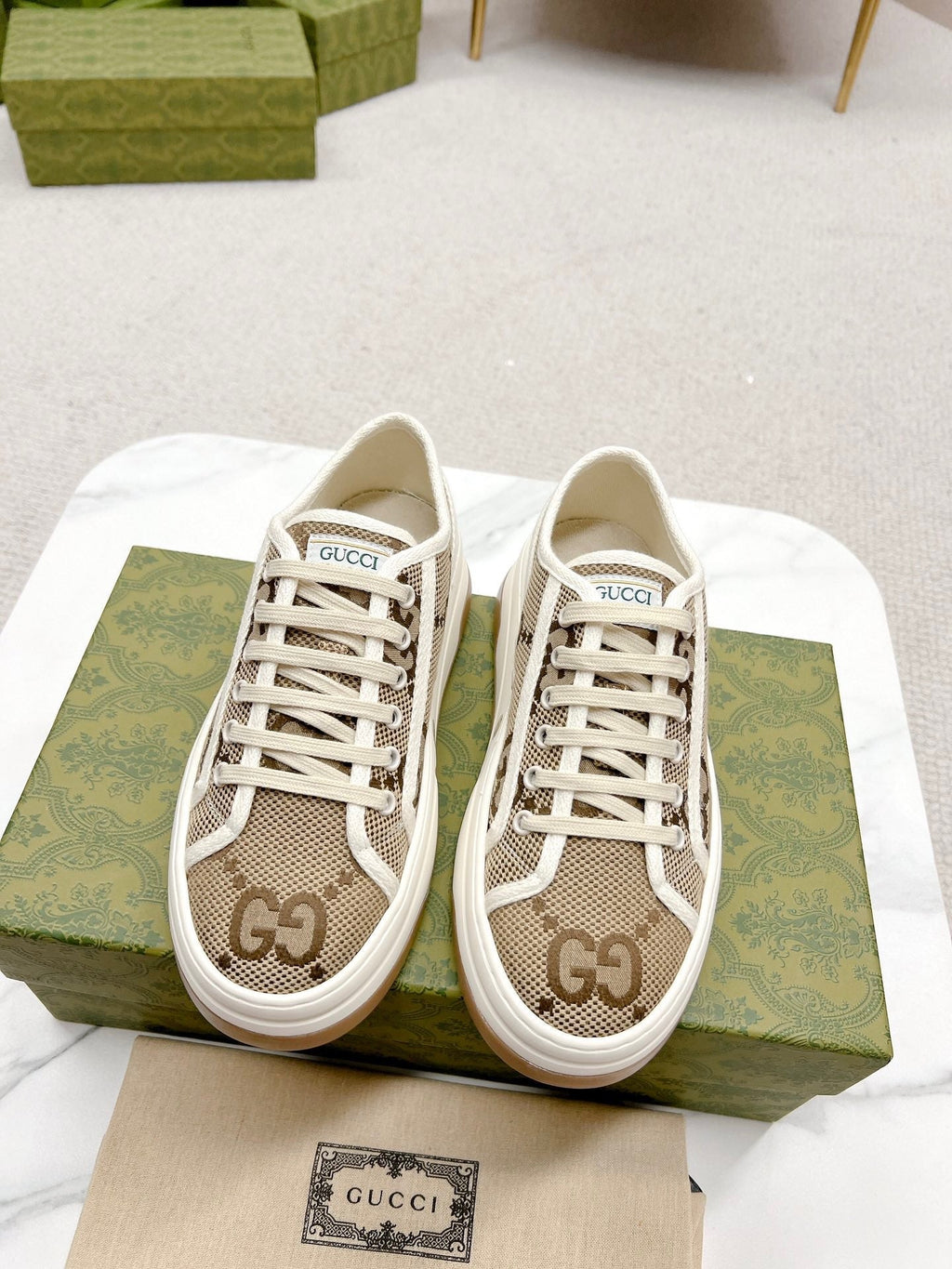 SE1045 Women's GG Sneaker / Size5-10